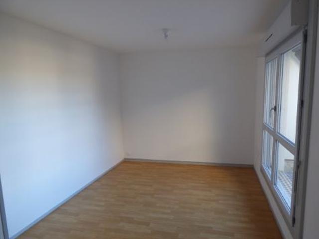 Location / Appartement Type 3 à AUBIGNY SUR NERE