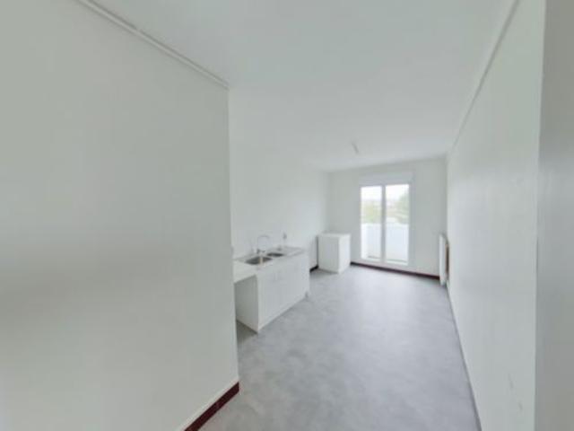 Location / Appartement Type 3 Bis à ST AMAND MONTROND