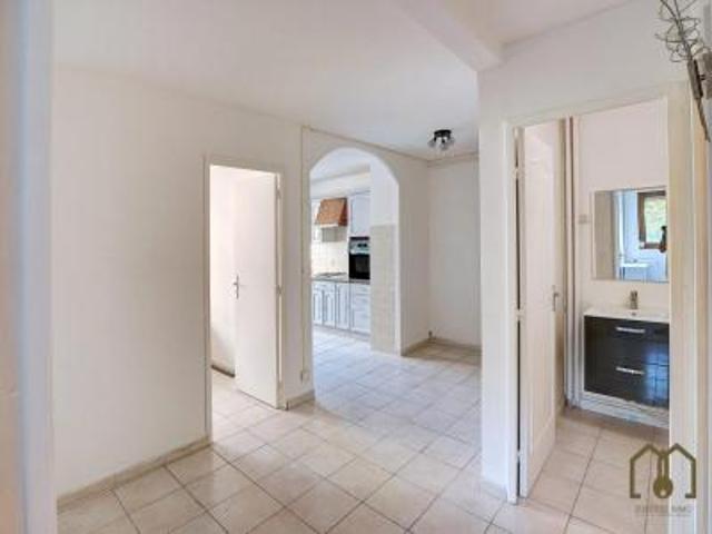 location appartement vaulx en velin 5 pièces 70 m2 rhone 69120 450 € / mois