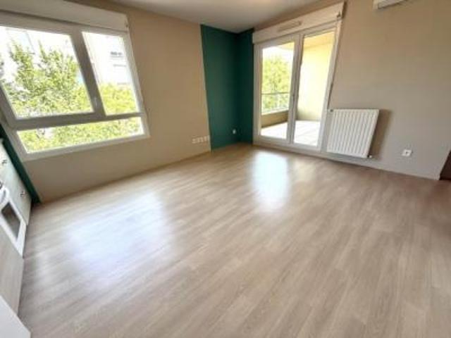 location appartement vaulx en velin 2 pièces 41 m2 rhone 69120 715 € / mois