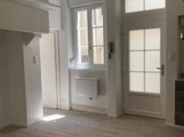 location appartement vesoul 1 pièce 27 m2 haute saone 70000 375 € / mois