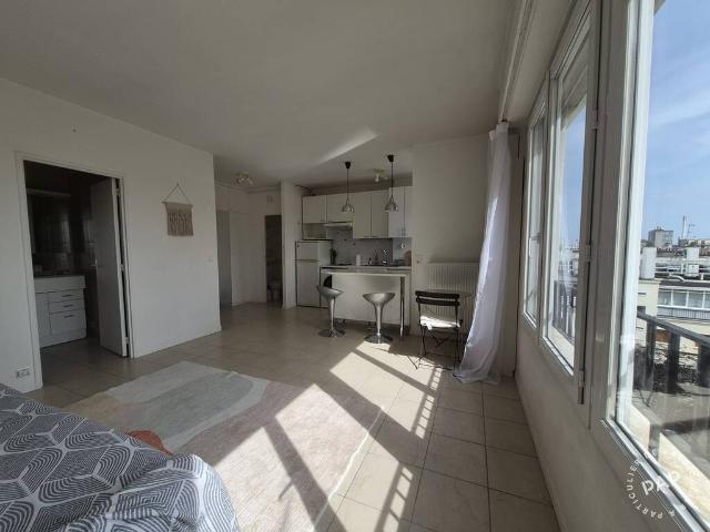 Location Appartement Place du Maréchal de Lattre de Tassigny, Paris