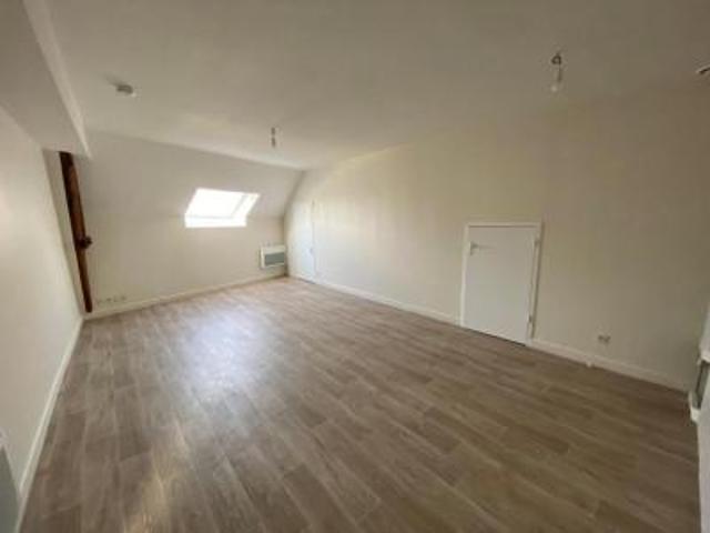 location appartement villaines la juhel 1 pièce 30 m2 mayenne 53700 175 € / mois