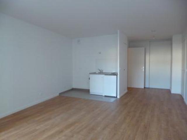 location appartement villeneuve la garenne 1 pièce 34 m2 hauts de seine 92390 725 € / mois