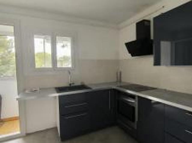 location appartement vitrolles 4 pièces 72 m2 bouches du rhone 13127 940 € / mois
