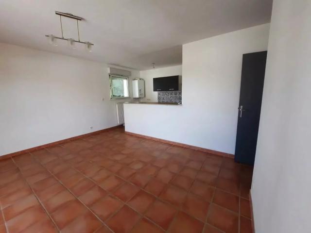 Location Appartement Zone d'Activité Les Pradeaux, Gréasque