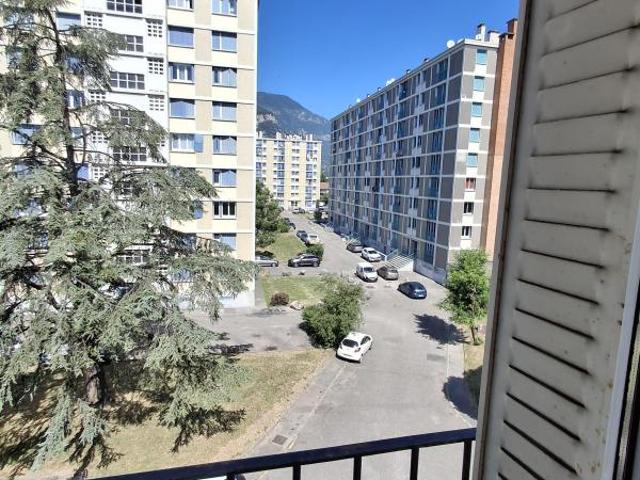 Location Appartement à FONTAINE