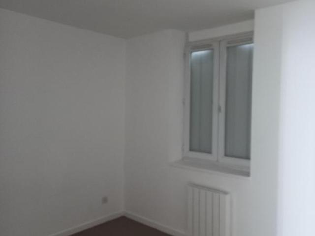 Location Appartement à LA SALLE EN BEAUMONT