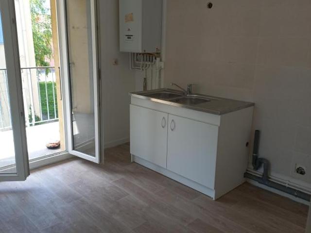 Location Appartement à LES ROCHES DE CONDRIEU