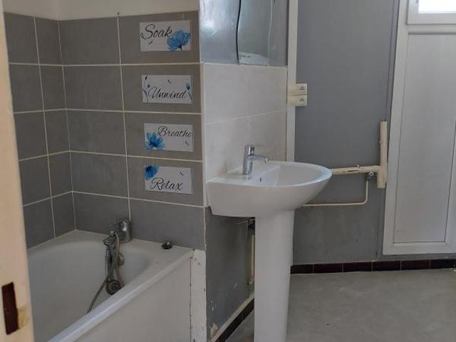 Location Appartement à LES ROCHES DE CONDRIEU