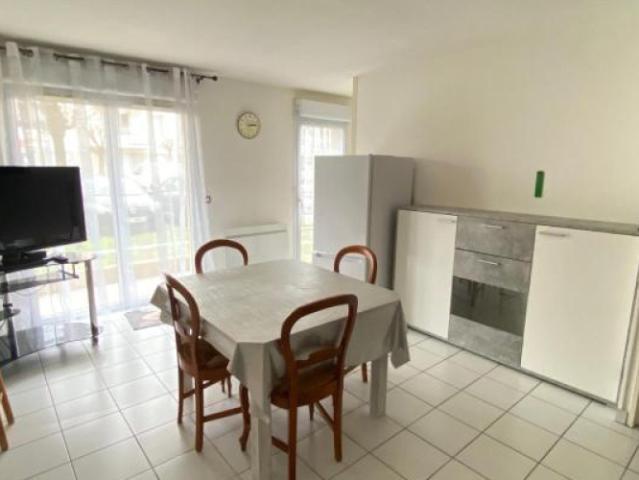 Location appartement à LONS 64140