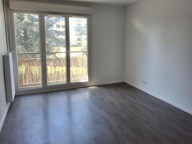 Location Appartement à RIVES