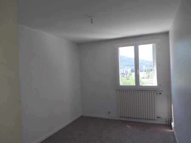 Location Appartement à ST MARTIN D HERES
