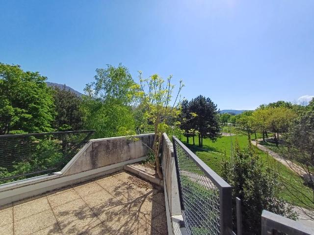 Location Appartement à ST MARTIN D HERES