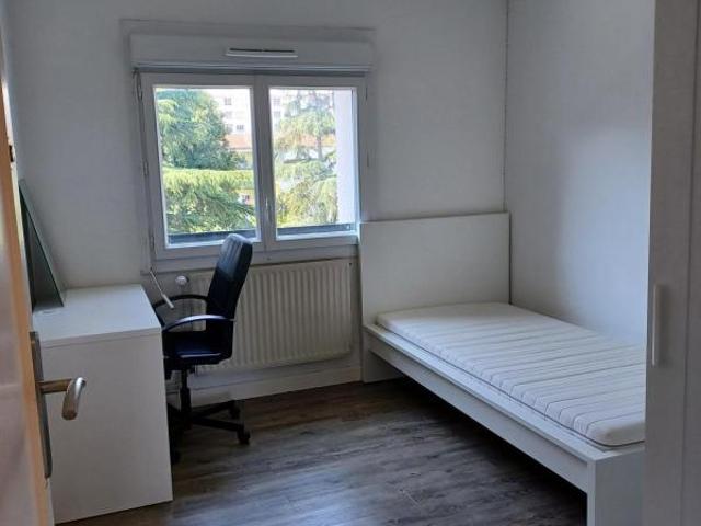 Location Appartement à ST MARTIN D HERES