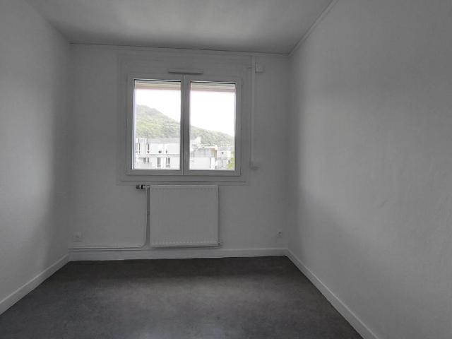 Location Appartement à ST MARTIN D HERES