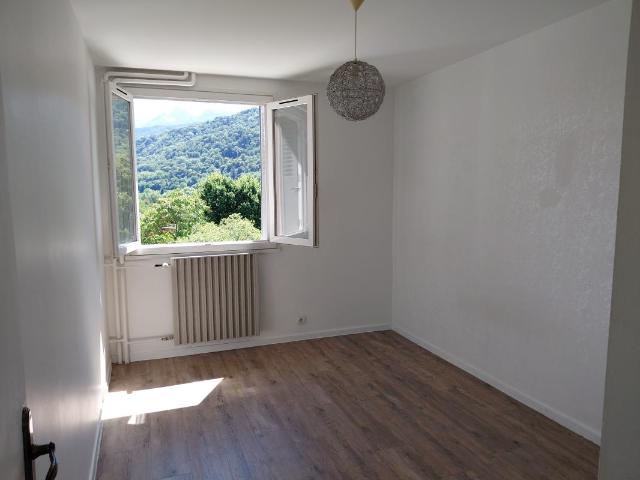 Location Appartement à ST MARTIN D HERES