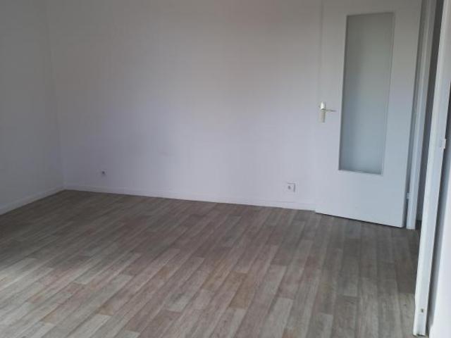 Location Appartement à ST MAURICE L EXIL