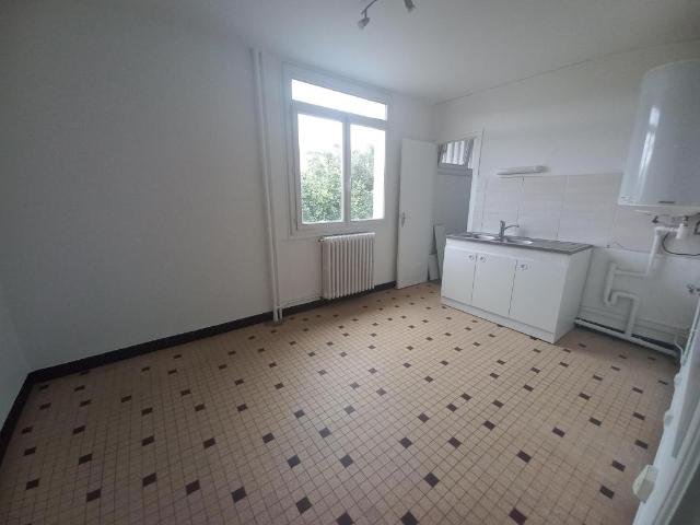 Location Appartement à ST JEAN DE BOURNAY