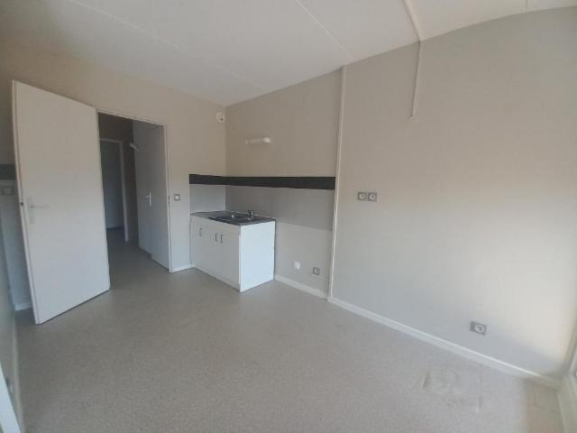 Location Appartement à ST JEAN DE BOURNAY