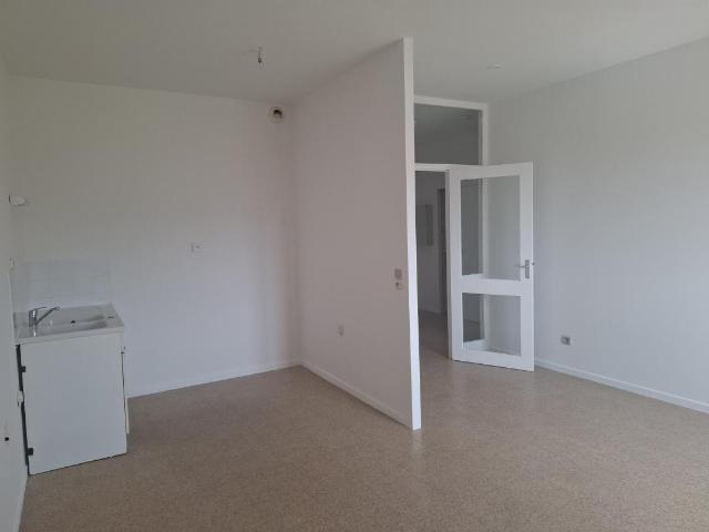 Location Appartement à ST LATTIER