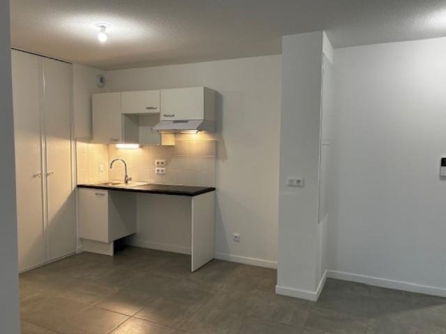 Location Appartement Accès au parking 1, Le Bouscat