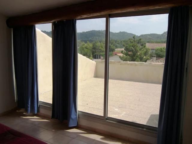 Location Appartement Allée de Craponne, Charleval