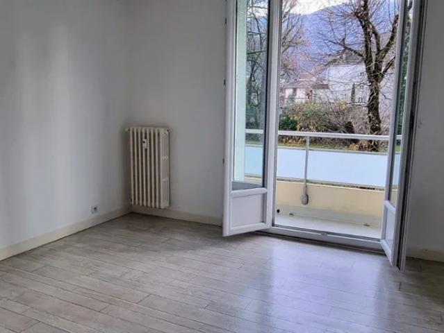 Location Appartement Allée des Edelweiss, Gières