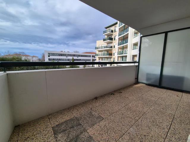 Location Appartement Allée Docteur Robert Lafon, Bayonne