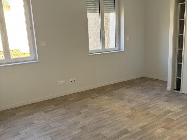 Location Appartement Allee Du 4 Septembre, Valence
