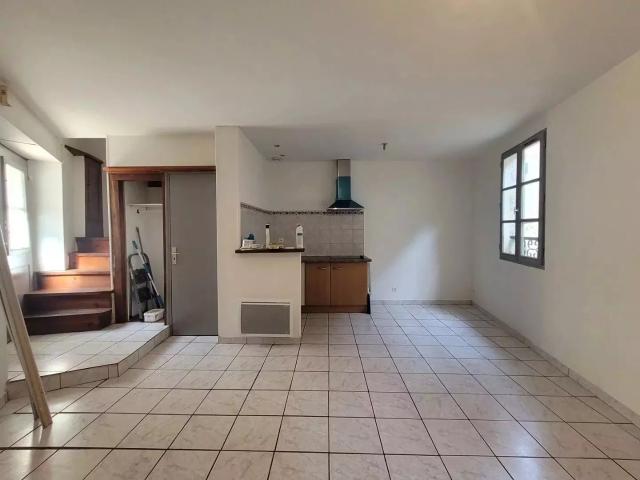 Location Appartement Allée du Stade, Puy l'Évêque