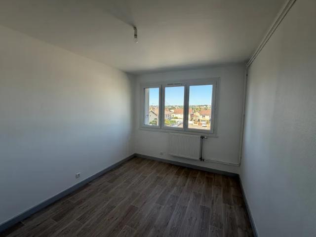 Location Appartement Allée Pierre de Coubertin, Vierzon