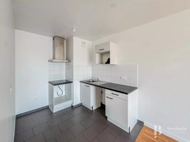 Location Appartement Allée Rose Dieng Kuntz, Paris