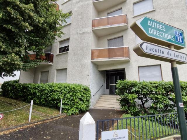 LOCATION DUPLEX REFAIT A NEUF DE 162M2 à CLOUANGE
