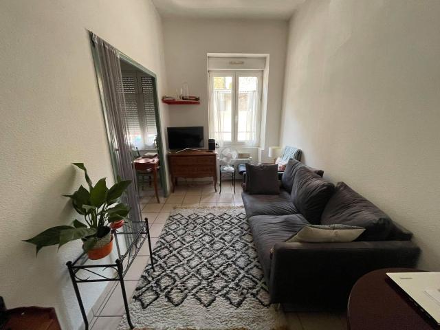 Location APPARTEMENT AVEC TERRASSE | Agence Delas