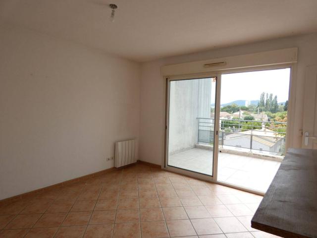Location, appartement avec terrasse