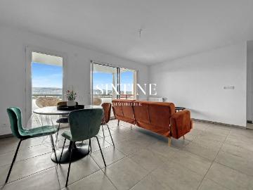 LOCATION appartement avec un balcon et garage