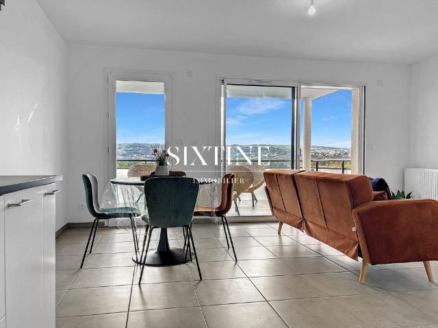 LOCATION appartement avec un balcon et garage