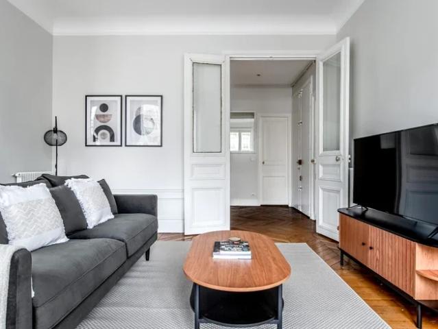 Location Appartement Avenue Carnot, Paris