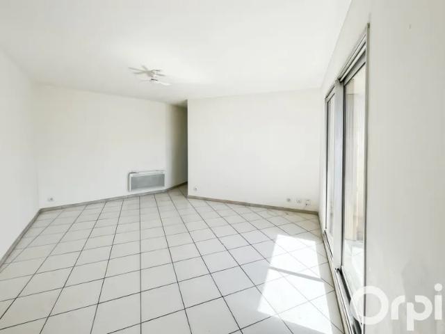 Location Appartement Avenue Charles de Gaulle, Orange