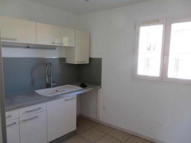 Location Appartement Avenue Clément Ader, Marignane