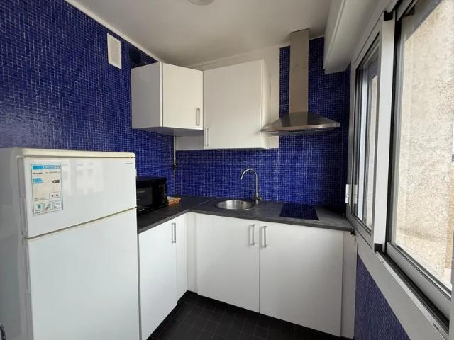 Location Appartement Avenue Anatole France, Paris