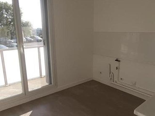 Location Appartement Avenue Bel Air, Roussillon