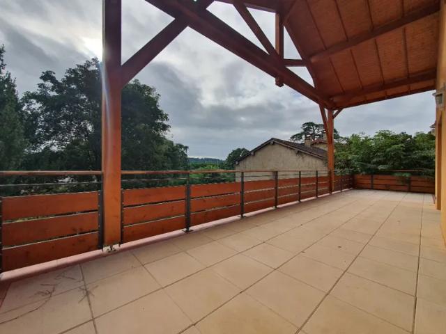 Location Appartement Avenue Gabriel Péri, Albigny sur Saône