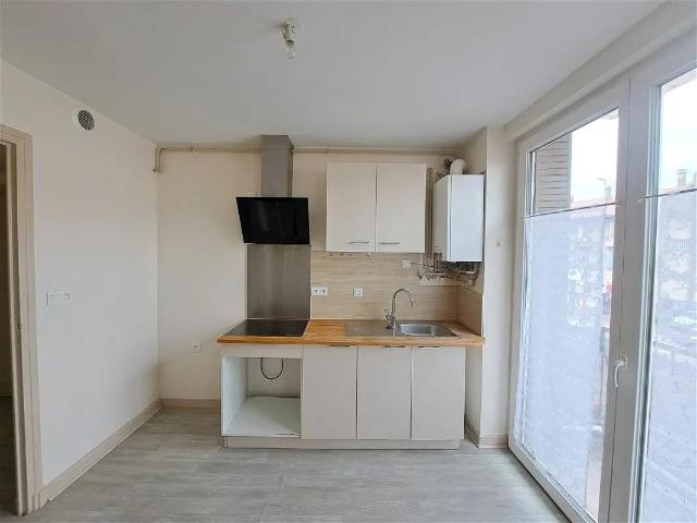 Location Appartement Avenue Gabriel Péri, Roussillon