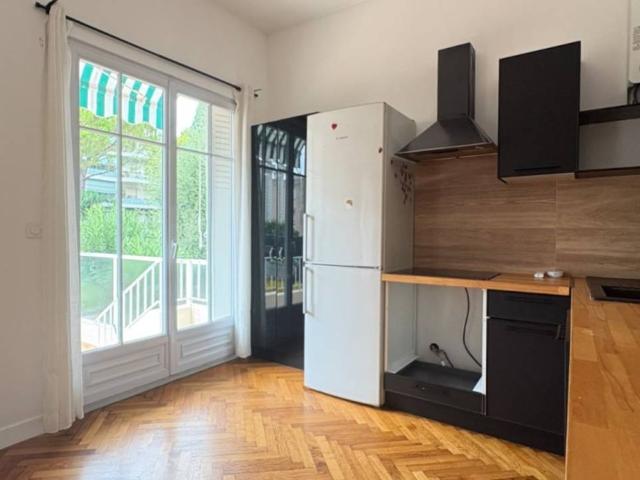 Location Appartement Avenue George V, Nice