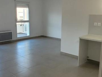 Location Appartement Avenue de Gardanne, Trets