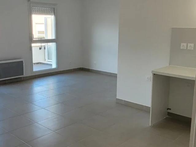 Location Appartement Avenue de Gardanne, Trets