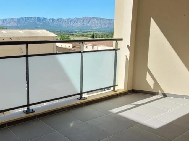 Location Appartement Avenue de Gardanne, Trets