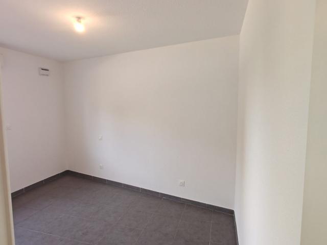 Location Appartement Avenue de Grande Bretagne, Perpignan